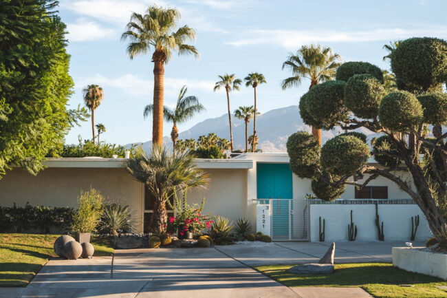 Palm Springs - Door Tour
