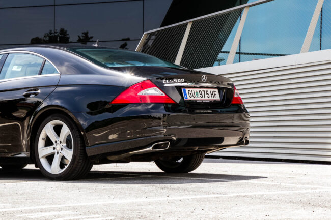 Mercedes-Benz CLS500, C219