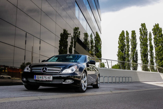 Mercedes-Benz CLS500, C219